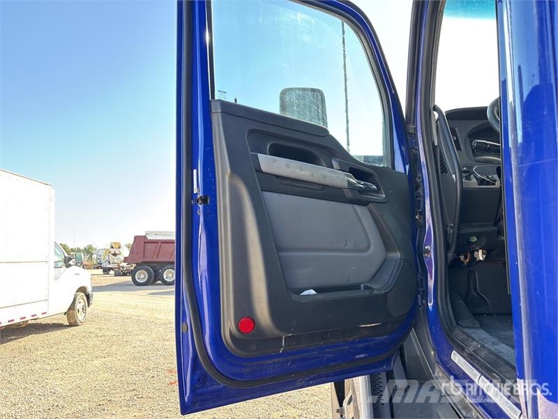 Kenworth T680 Vetopöytäautot