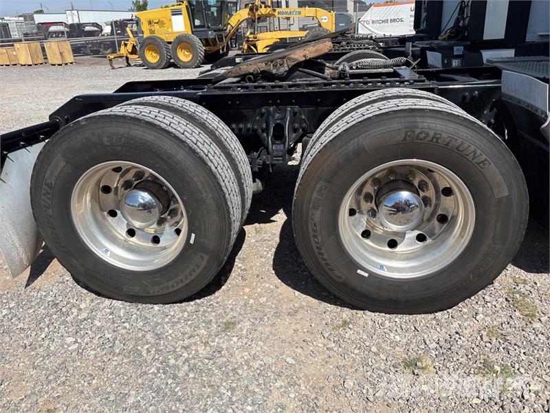 Kenworth T680 Седельные тягачи