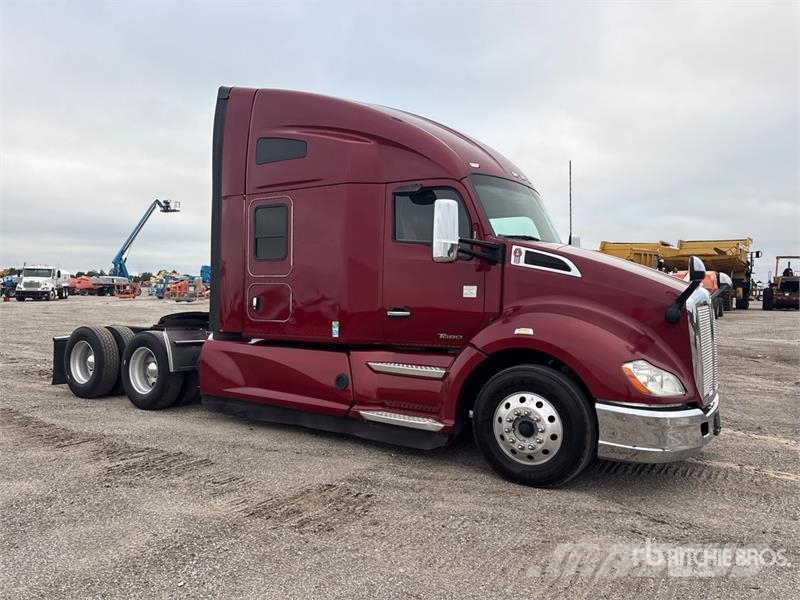 Kenworth T680 Τράκτορες
