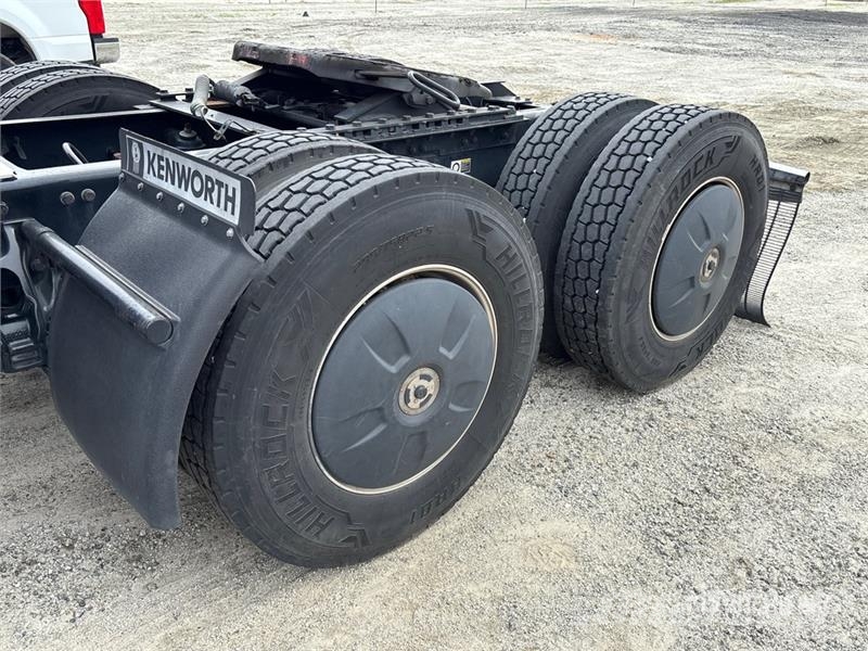 Kenworth T680 Autotractoare