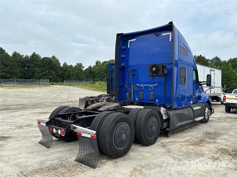 Kenworth T680 Autotractoare