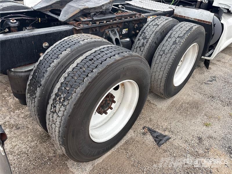 Kenworth T680 Sattelzugmaschinen