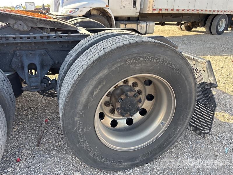 Kenworth T680 Vetopöytäautot