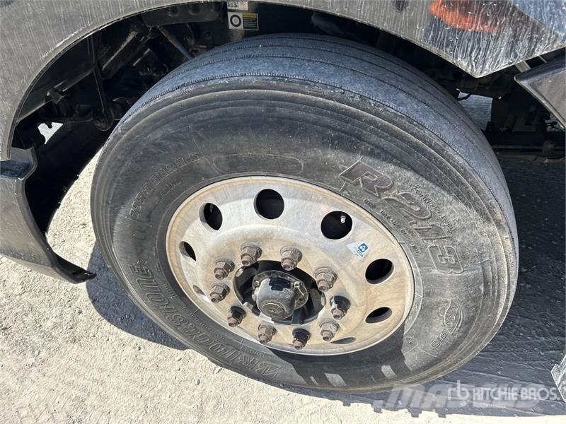 Kenworth T680 Naudoti vilkikai