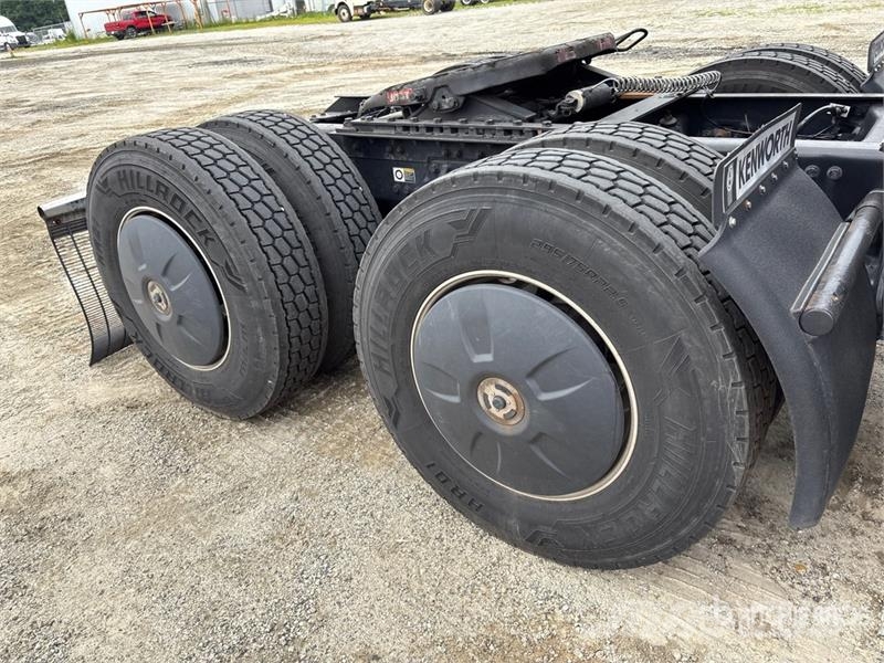 Kenworth T680 Autotractoare