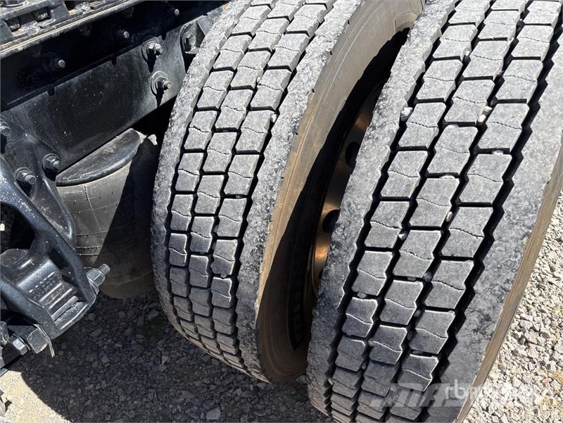 Kenworth T680 Седельные тягачи