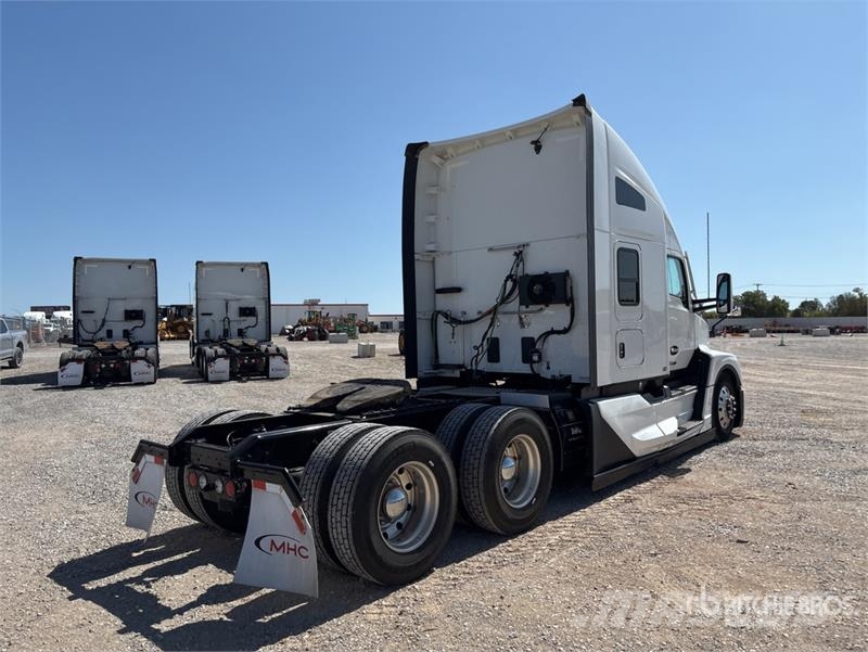 Kenworth T680 Седельные тягачи