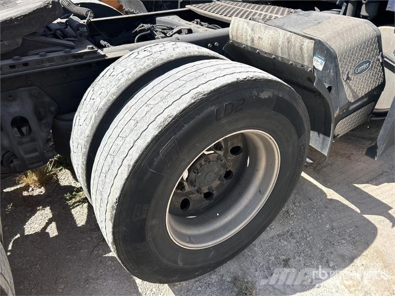 Kenworth T680 Vetopöytäautot