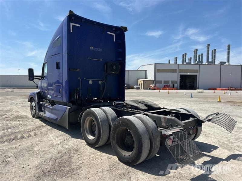 Kenworth T680 Vetopöytäautot
