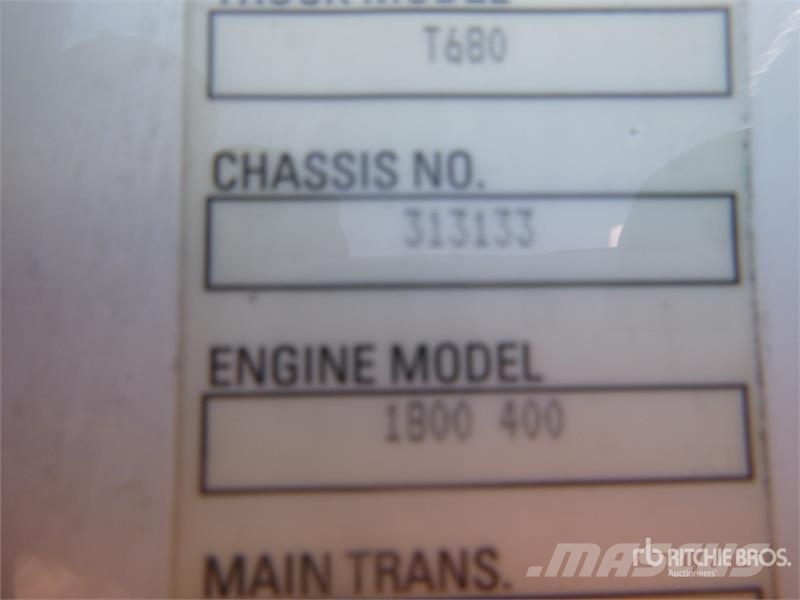Kenworth T680 4x2 S/A Day Cab Truck Tractor Tractores (camiões)