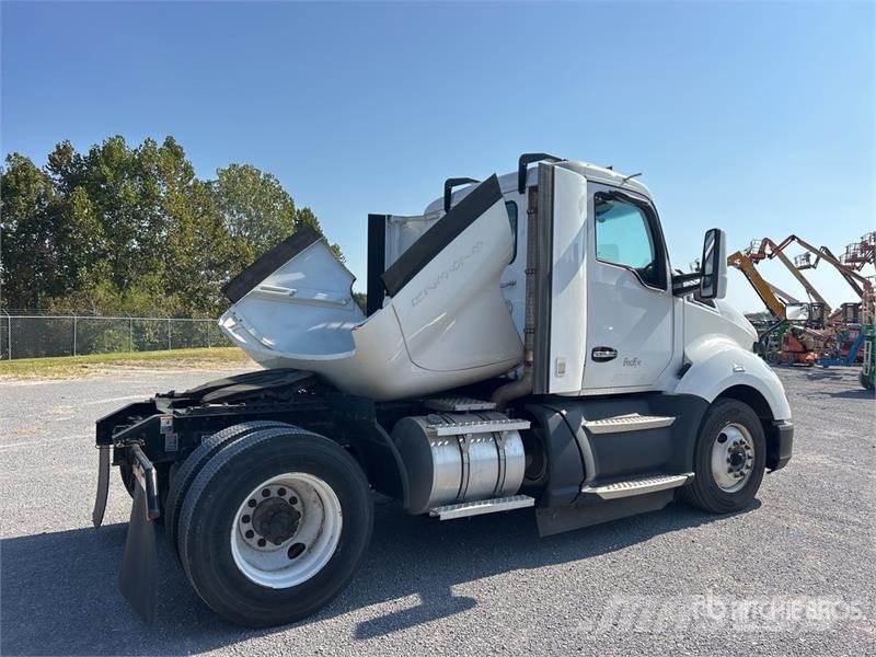 Kenworth T680 4x2 S/A Day Cab Truck Tractor Tractor Units