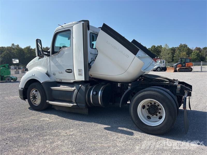 Kenworth T680 4x2 S/A Day Cab Truck Tractor Tractor Units