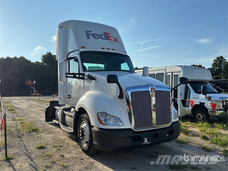 Kenworth T680 4x2 S/A Day Cab Truck Tractor Prime Movers