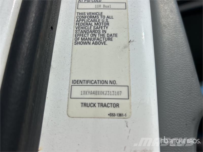 Kenworth T680 4x2 S/A Day Cab Truck Tractor Tractor Units