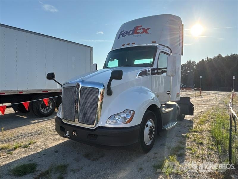 Kenworth T680 4x2 S/A Day Cab Truck Tractor Prime Movers