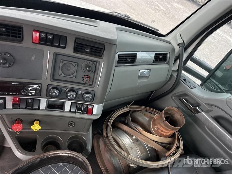 Kenworth T680 4x2 S/A Day Cab Truck Tractor Sattelzugmaschinen