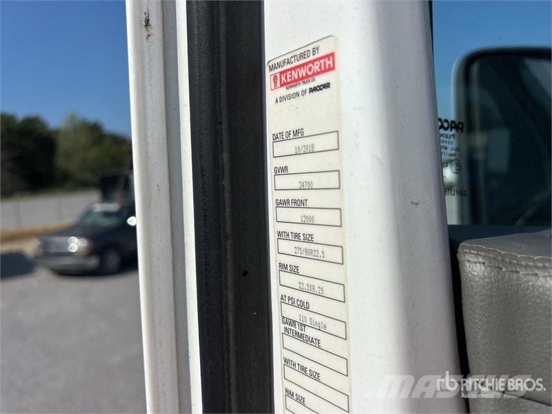 Kenworth T680 4x2 S/A Day Cab Truck Tractor Tractor Units