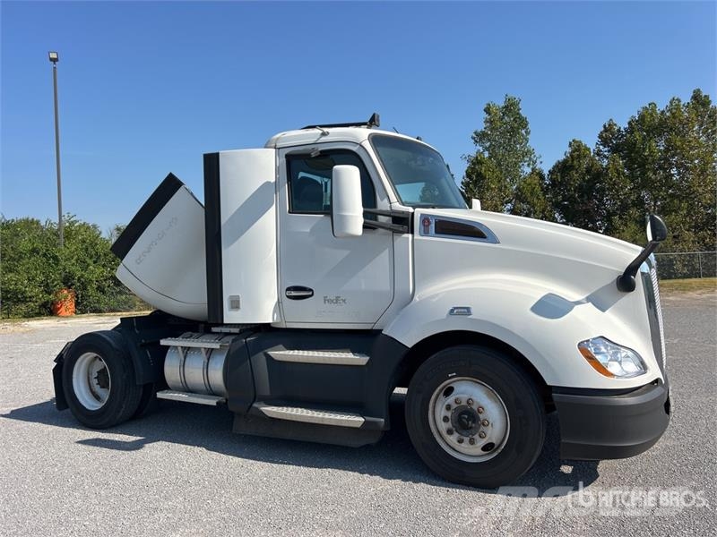 Kenworth T680 4x2 S/A Day Cab Truck Tractor Tractor Units