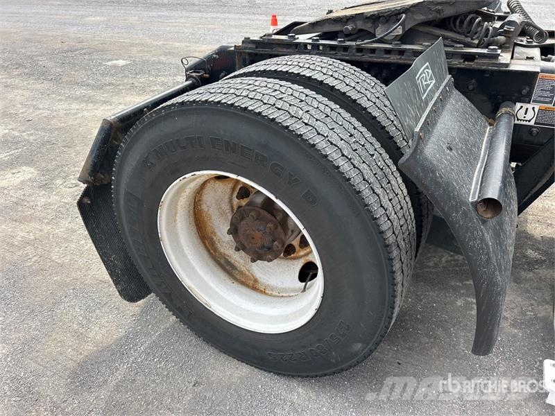 Kenworth T680 4x2 S/A Day Cab Truck Tractor Sattelzugmaschinen
