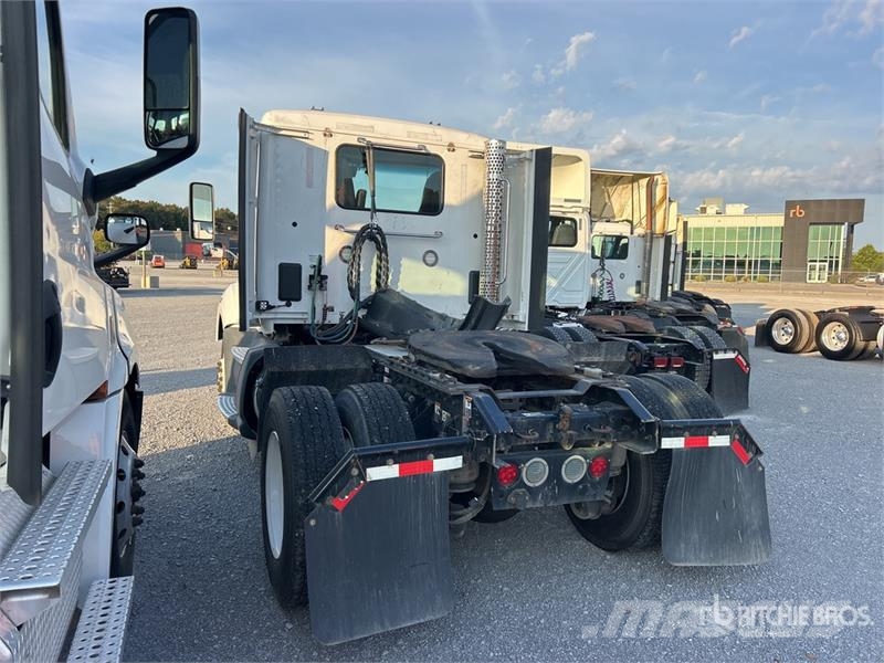 Kenworth T680 4x2 S/A Day Cab Truck Tractor 牵引车