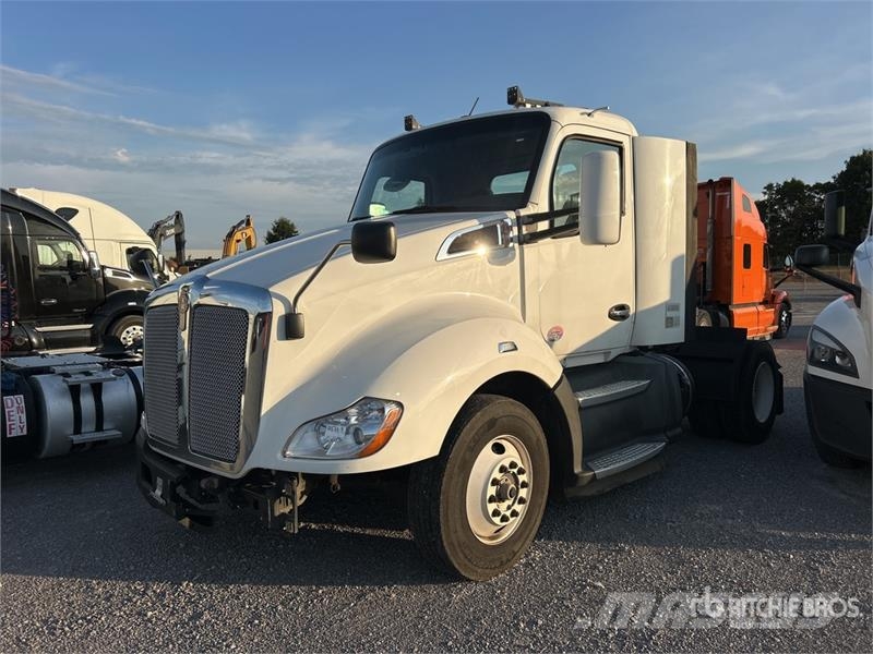 Kenworth T680 4x2 S/A Day Cab Truck Tractor 牵引车