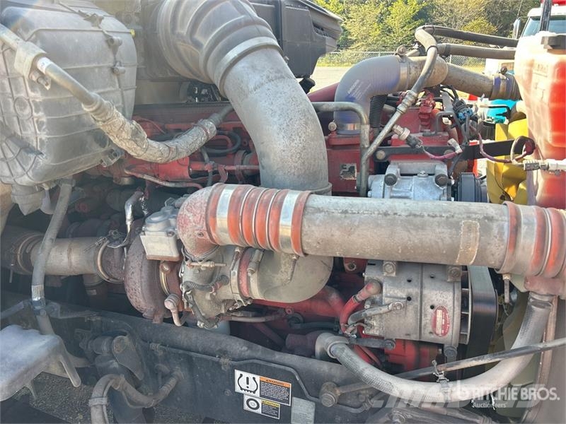 Kenworth T680 4x2 S/A Day Cab Truck Tractor Tractor Units