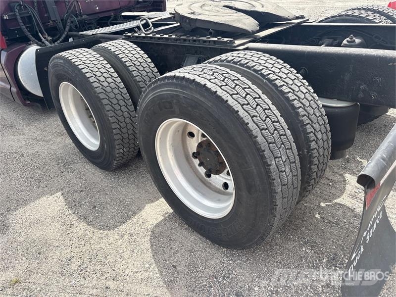 Kenworth T700 Ciągniki siodłowe