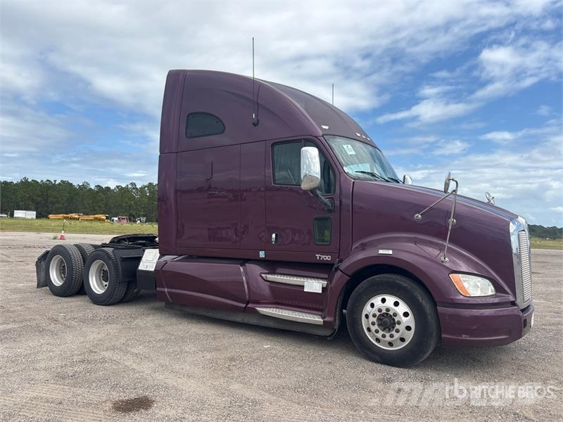 Kenworth T700 Camiones tractor