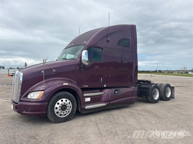 Kenworth T700 Camiones tractor