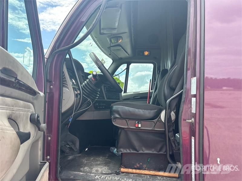 Kenworth T700 Ciągniki siodłowe
