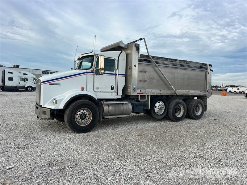 Kenworth T800 Savivarčių priekabų vilkikai