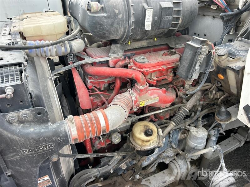 Kenworth T800 Savivarčių priekabų vilkikai