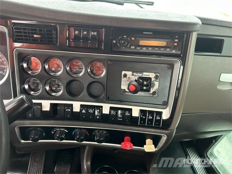 Kenworth T800 شاحنات لوادر