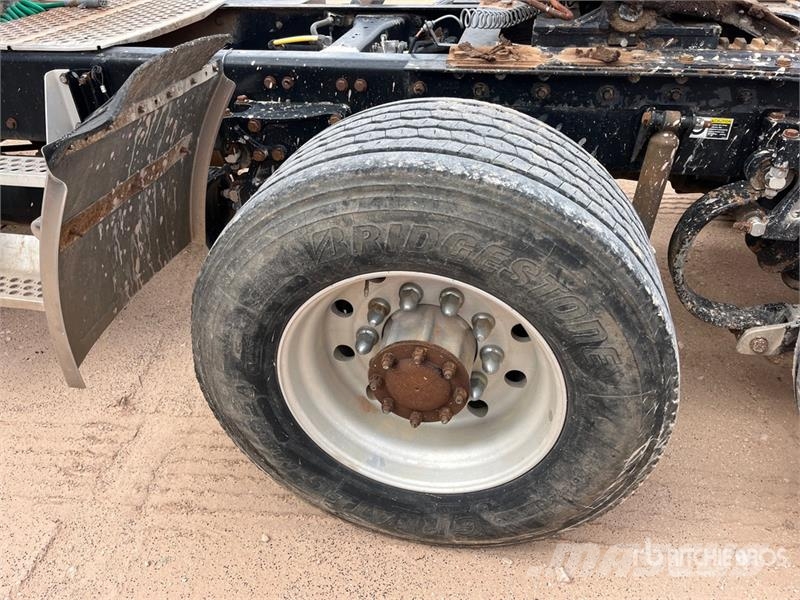 Kenworth T800 牵引车