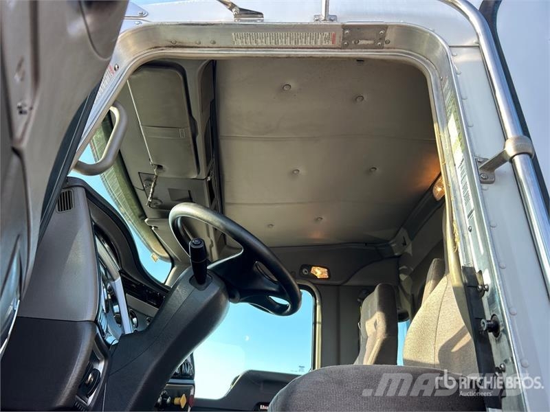 Kenworth T800 Tipper trucks