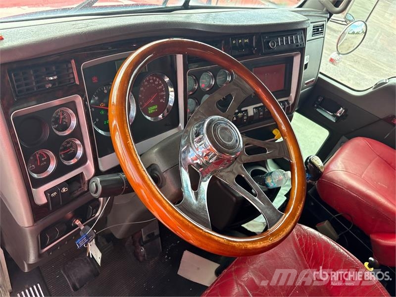 Kenworth T800 شاحنات قلابة