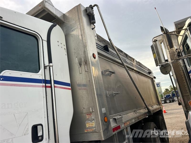 Kenworth T800 Savivarčių priekabų vilkikai