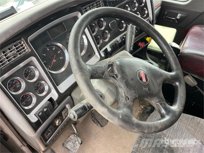 Kenworth T800 牵引车