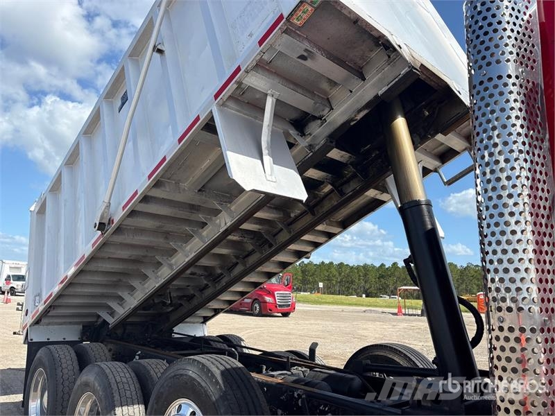 Kenworth T800 شاحنات قلابة