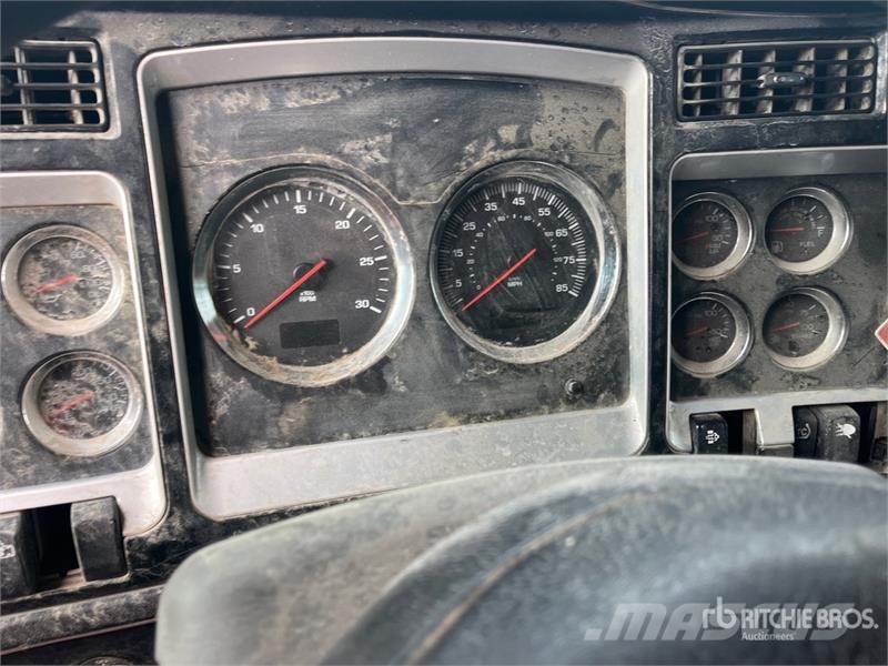 Kenworth T800 Sadulveokid