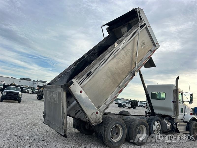 Kenworth T800 Savivarčių priekabų vilkikai