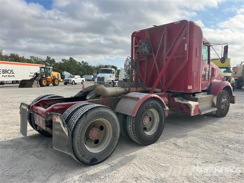 Kenworth T800 Sadulveokid