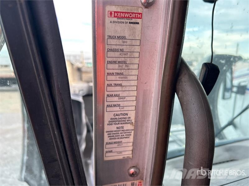 Kenworth T800 Savivarčių priekabų vilkikai