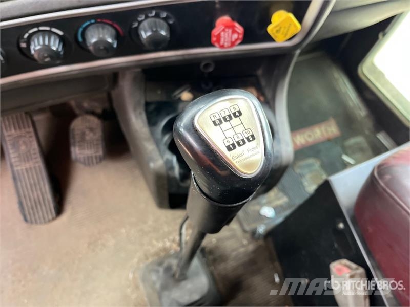 Kenworth T800 牵引车