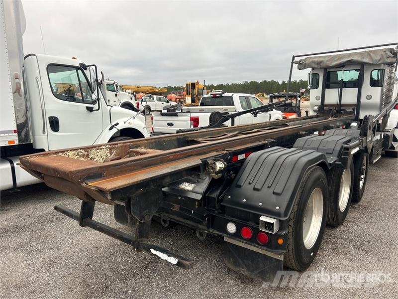 Kenworth T800 شاحنات لوادر