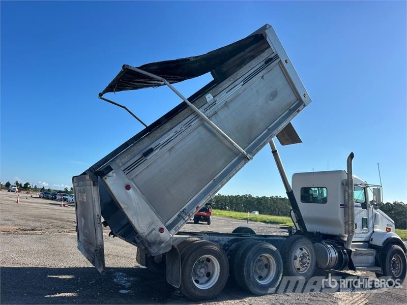Kenworth T800 Savivarčių priekabų vilkikai