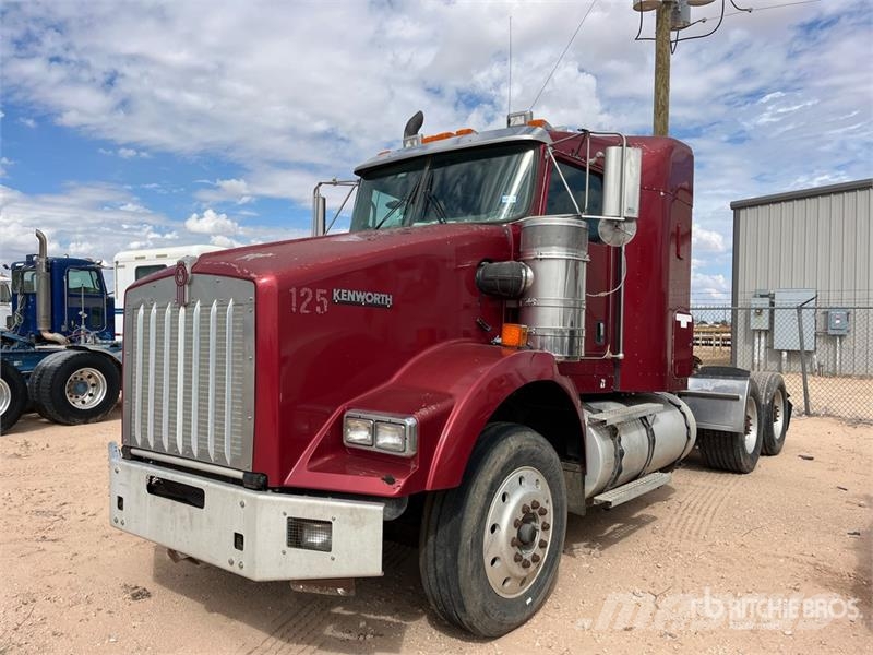 Kenworth T800 牵引车