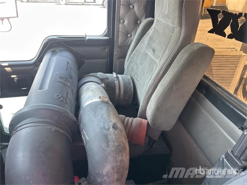 Kenworth T800 콤비/진공 트럭