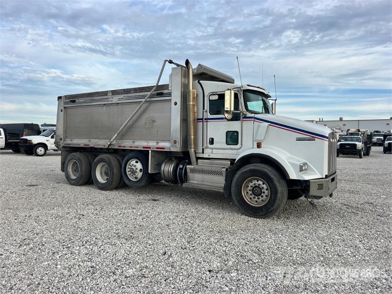 Kenworth T800 Savivarčių priekabų vilkikai