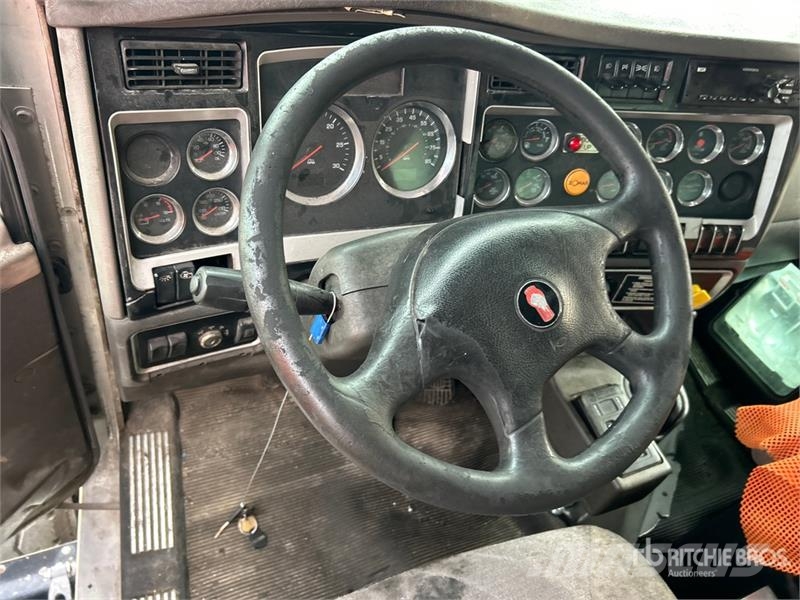 Kenworth T800 Savivarčių priekabų vilkikai